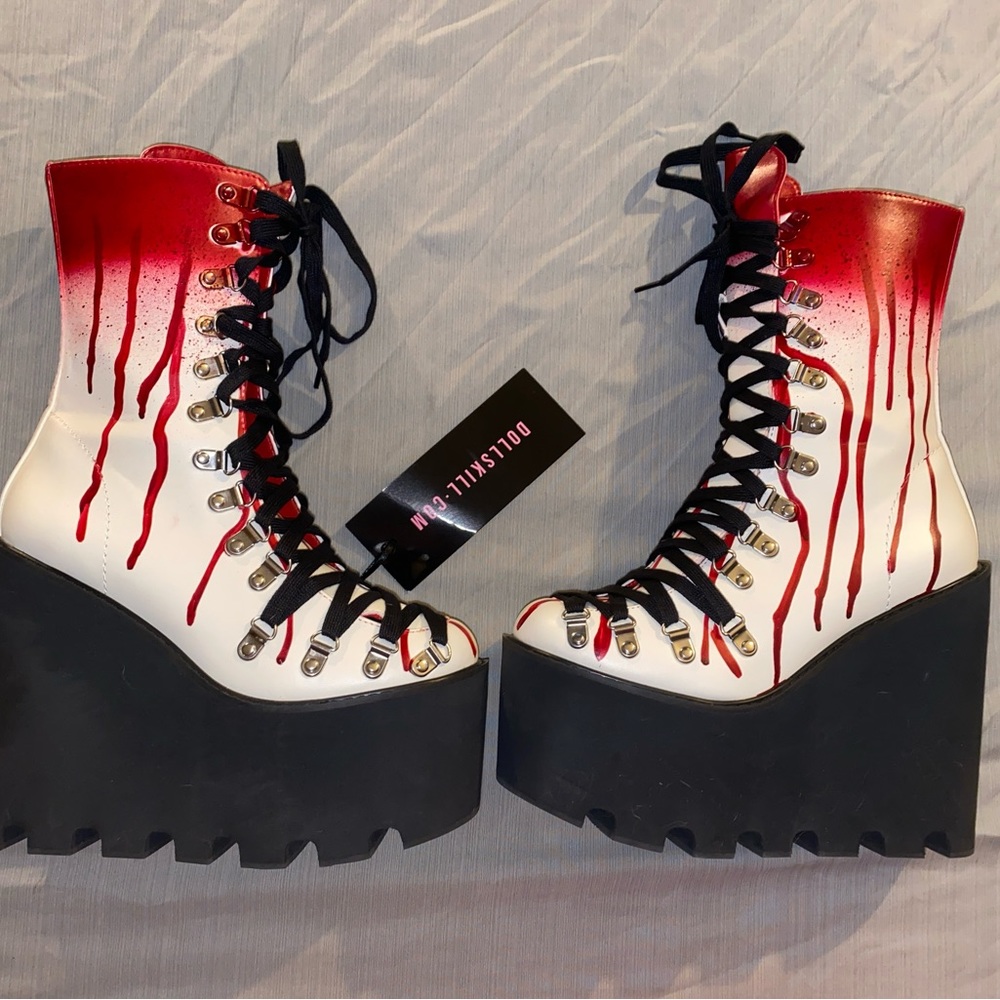 Dolls Kill Trickz n Treatz Scream Queen Traitor boots NWT